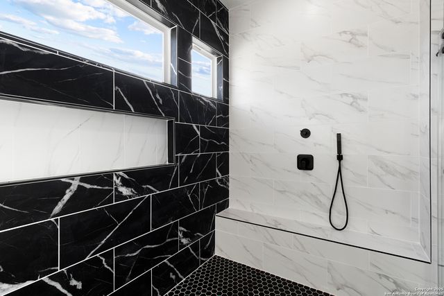 116 Western Way, Adkins, TX 78101