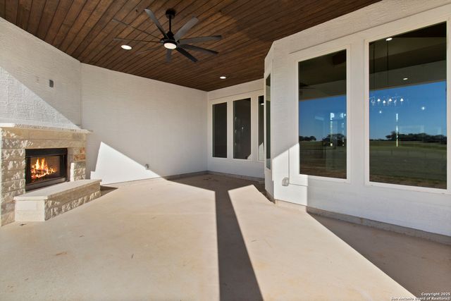 116 Western Way, Adkins, TX 78101