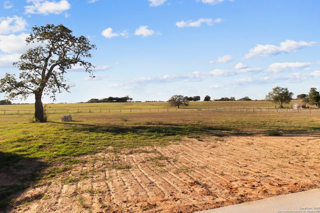 116 Western Way, Adkins, TX 78101