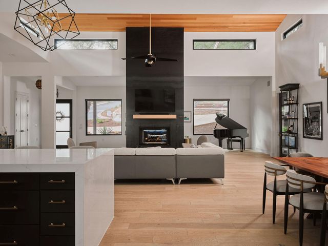 4301 Balcones DR, Austin, TX 78731