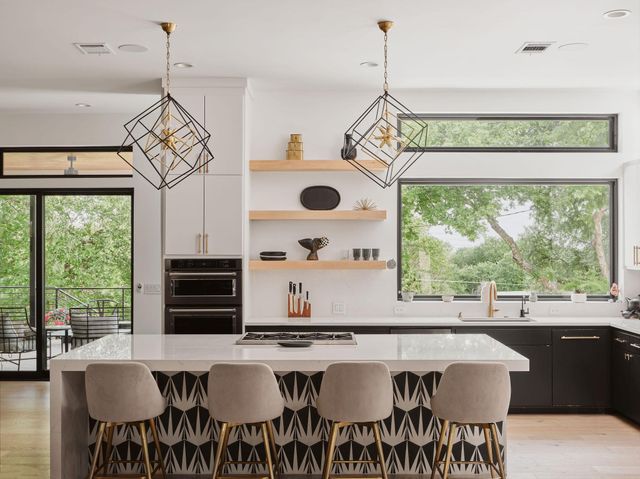 4301 Balcones DR, Austin, TX 78731