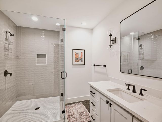 4301 Balcones DR, Austin, TX 78731