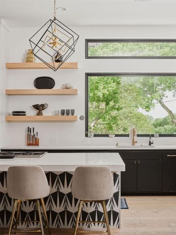 4301 Balcones DR, Austin, TX 78731