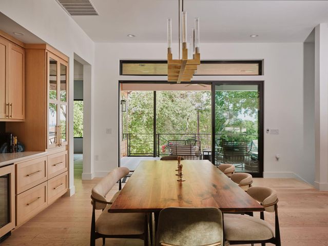 4301 Balcones DR, Austin, TX 78731