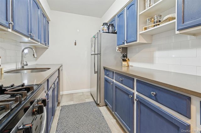 141 Pointe Circle N 141, Coram, NY 11727