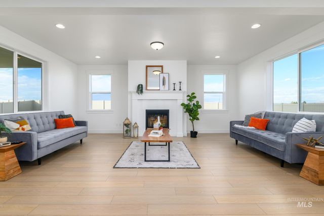 4684 E Coldwater Dr, Nampa, ID 83687