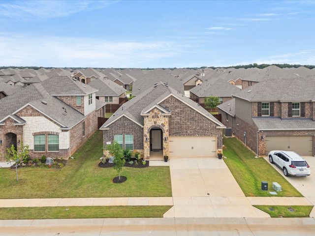 10017 Gray Barrel Drive, Aubrey, TX 76227