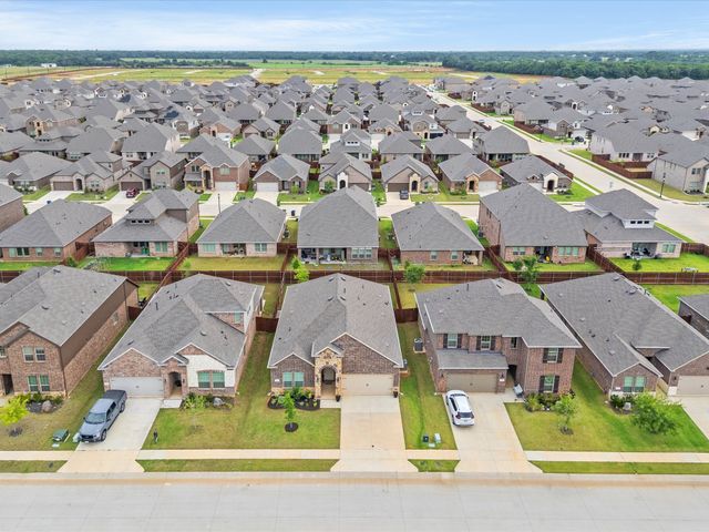 10017 Gray Barrel Drive, Aubrey, TX 76227
