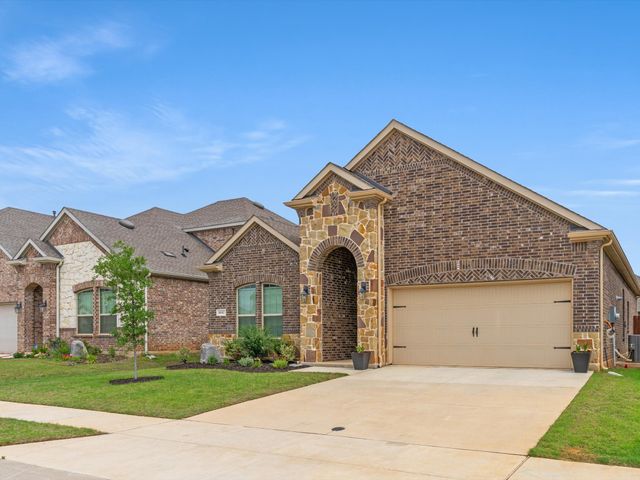 10017 Gray Barrel Drive, Aubrey, TX 76227