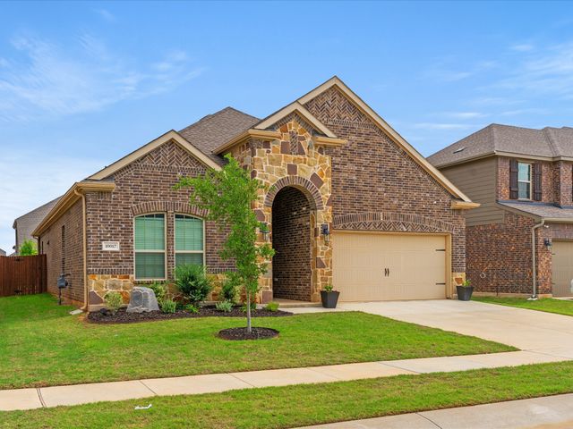 10017 Gray Barrel Drive, Aubrey, TX 76227
