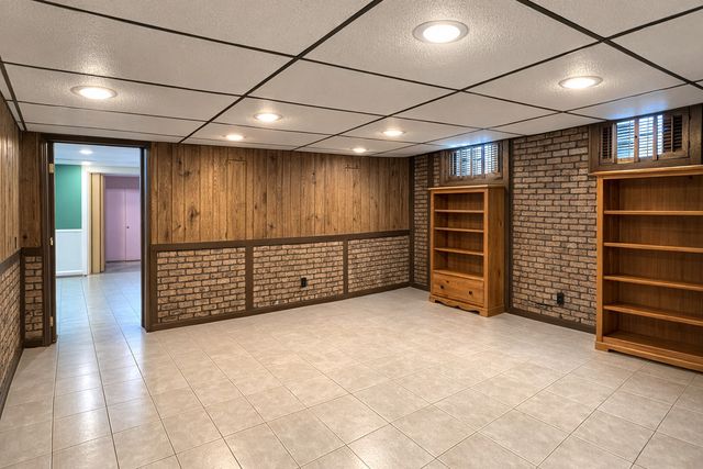 1261 W Stephenson Street, Freeport, IL 61032