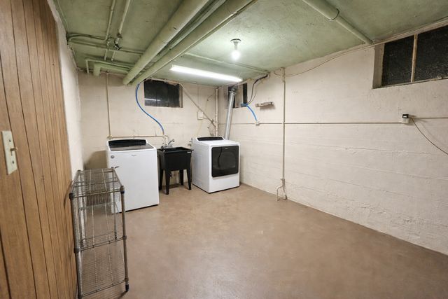 1261 W Stephenson Street, Freeport, IL 61032