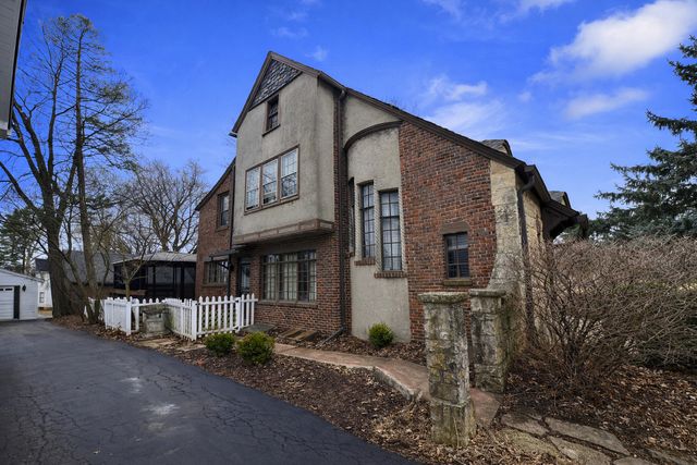 1261 W Stephenson Street, Freeport, IL 61032