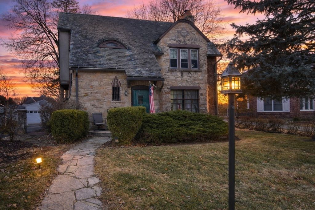 1261 W Stephenson Street, Freeport, IL 61032