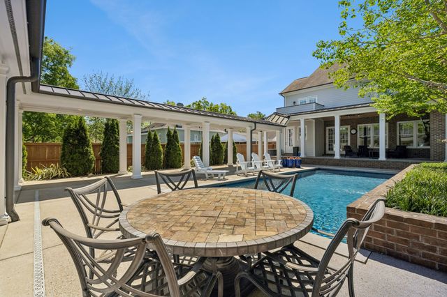 1500 King Hollands Avenue, Nashville, TN 37212