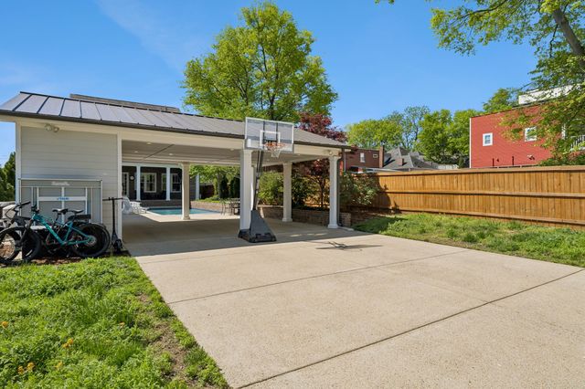 1500 King Hollands Avenue, Nashville, TN 37212