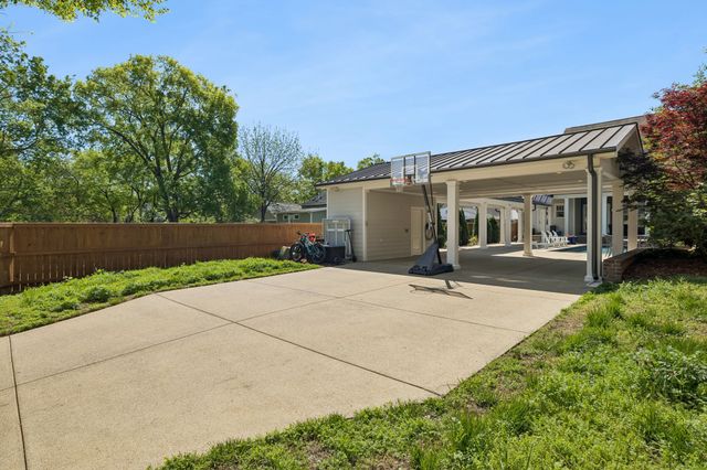 1500 King Hollands Avenue, Nashville, TN 37212