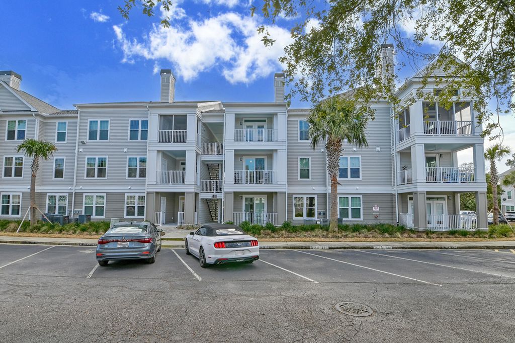 Image 33 of property listing at 130 River Landing Drive 3306, Daniel Island, SC 29492