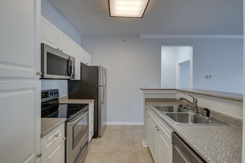 Image 41 of property listing at 130 River Landing Drive 3306, Daniel Island, SC 29492