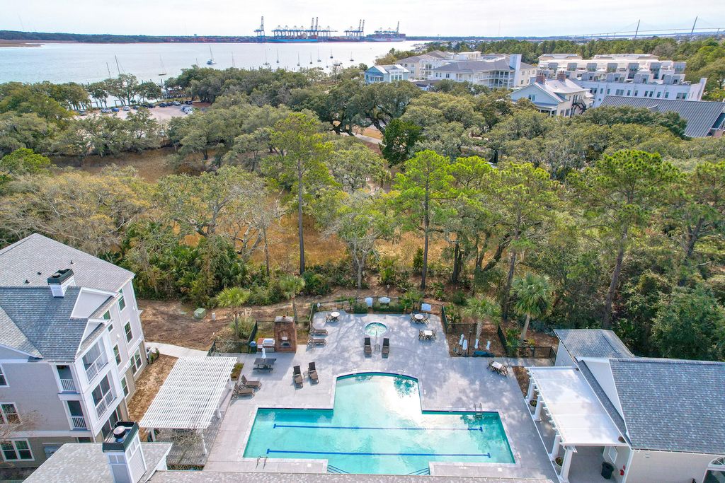Image 45 of property listing at 130 River Landing Drive 3306, Daniel Island, SC 29492