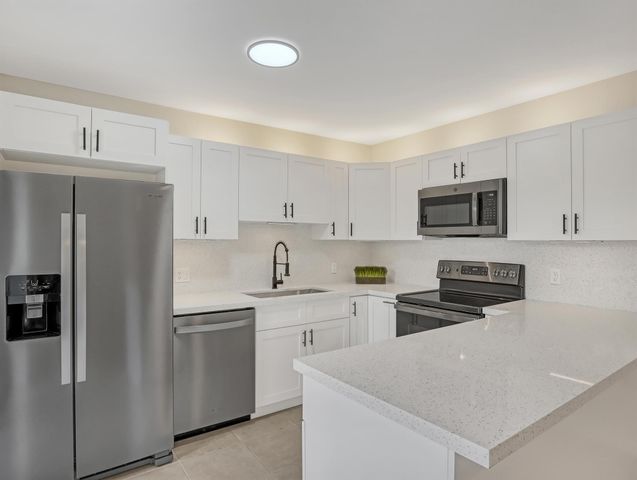 5738 SE Windsong Lane 315, Stuart, FL 34997