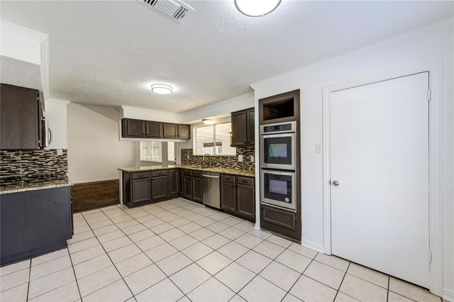 17811 Wake Court, Crosby, TX 77532