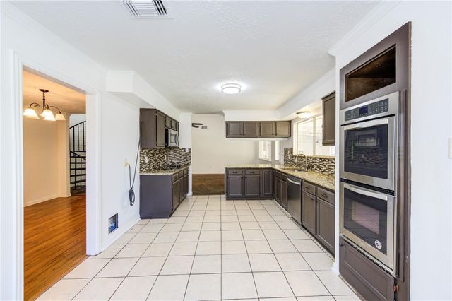 17811 Wake Court, Crosby, TX 77532