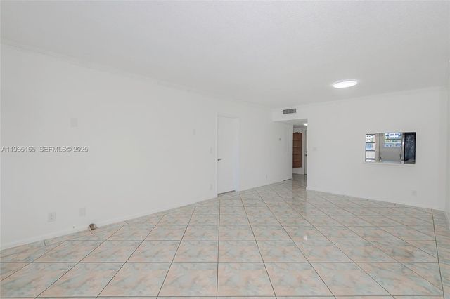 3181 S Ocean Dr 302, Hallandale Beach, FL 33009