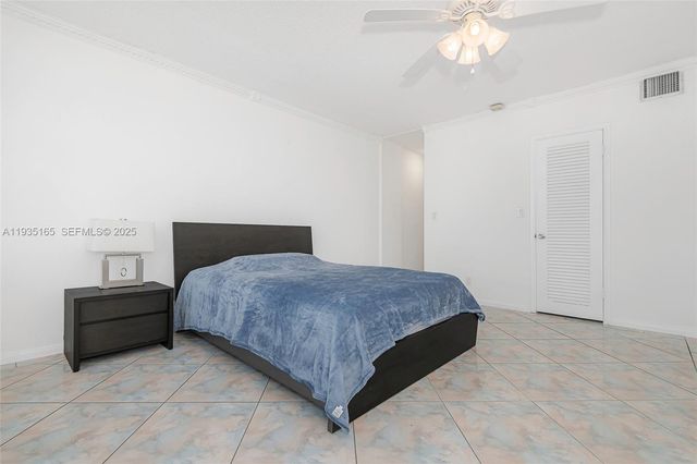 3181 S Ocean Dr 302, Hallandale Beach, FL 33009