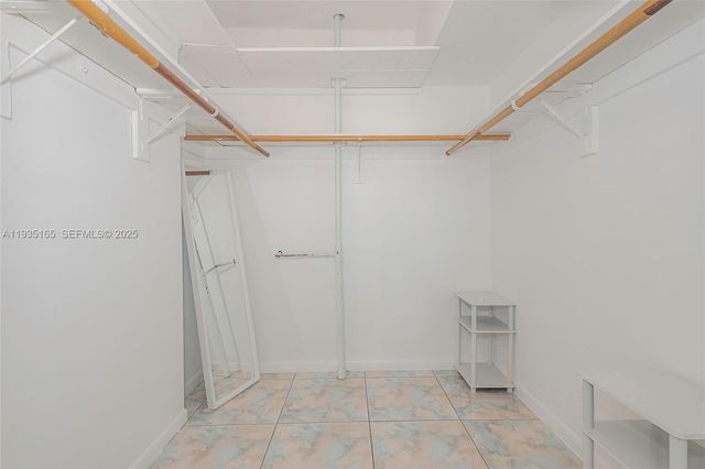 3181 S Ocean Dr 302, Hallandale Beach, FL 33009