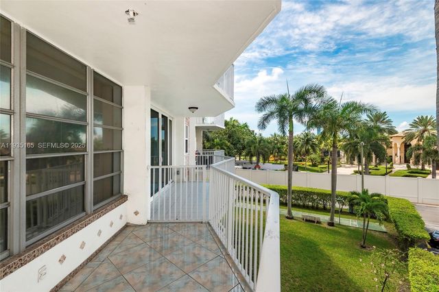 3181 S Ocean Dr 302, Hallandale Beach, FL 33009