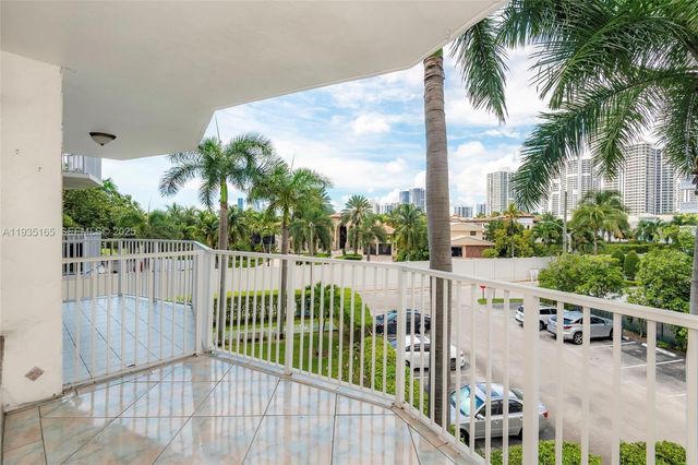 3181 S Ocean Dr 302, Hallandale Beach, FL 33009