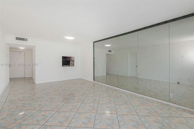 3181 S Ocean Dr 302, Hallandale Beach, FL 33009