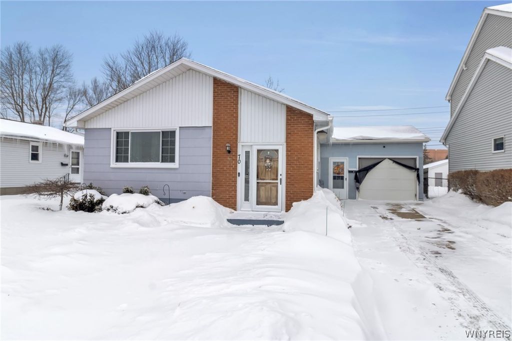 70 Crandon Boulevard, Cheektowaga, NY 14225