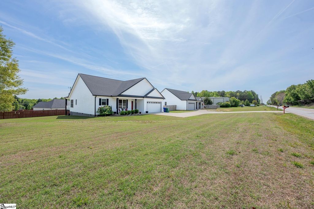 2991 Hwy 417, Woodruff, SC 29388