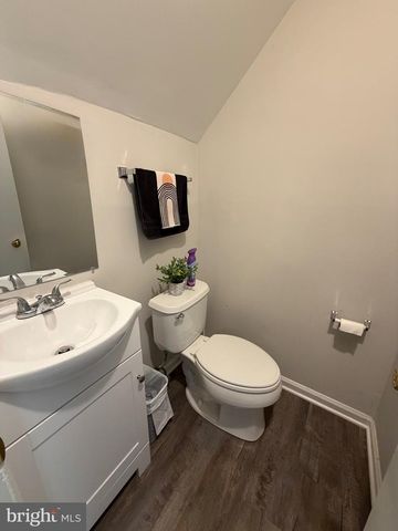 415 STRATHAVEN CT, Newark, DE 19702