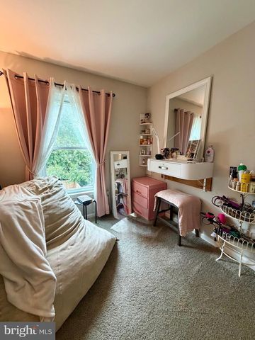 415 STRATHAVEN CT, Newark, DE 19702