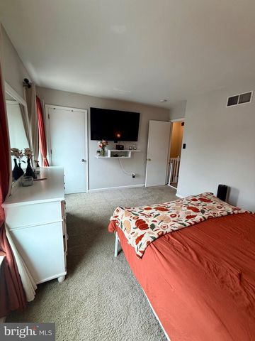 415 STRATHAVEN CT, Newark, DE 19702