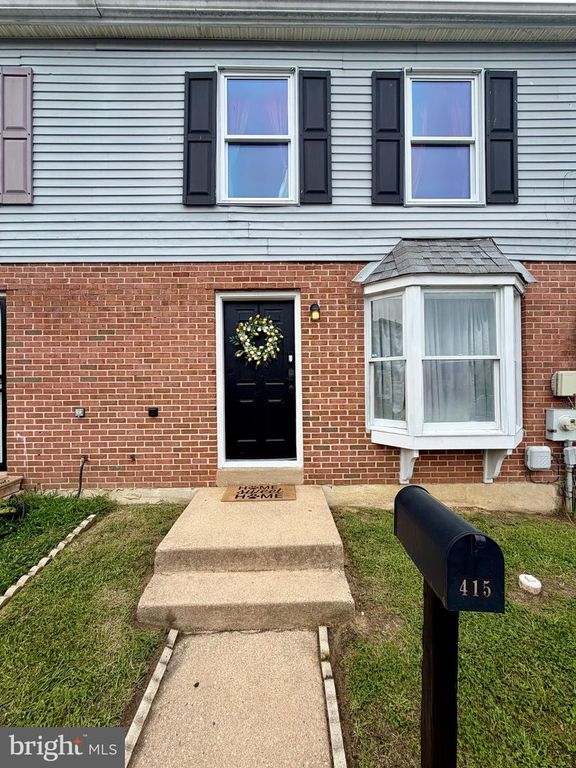 415 STRATHAVEN CT, Newark, DE 19702