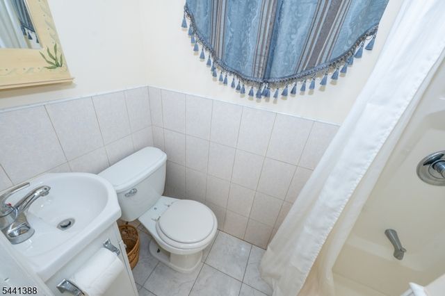 443 Mount Prospect Ave, Clifton City, NJ 07012
