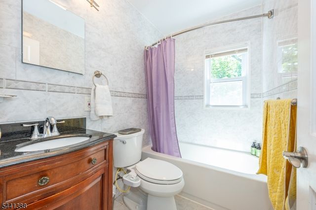 443 Mount Prospect Ave, Clifton City, NJ 07012