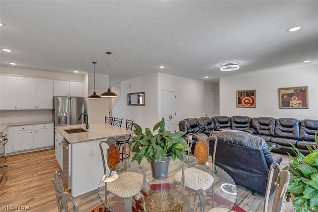 110 Harvest Way, Elyria, OH 44035