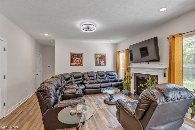 110 Harvest Way, Elyria, OH 44035