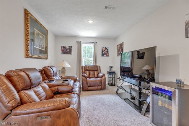 110 Harvest Way, Elyria, OH 44035
