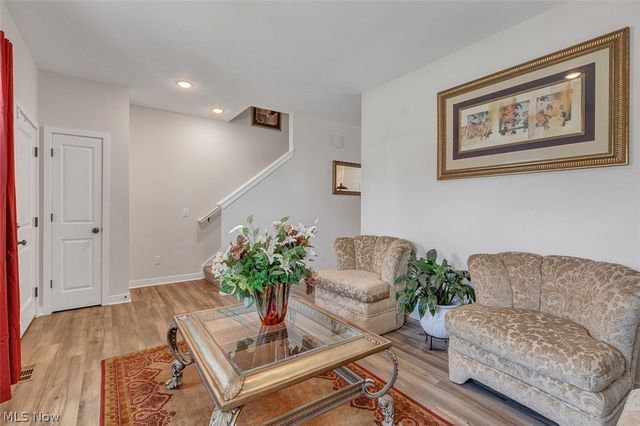 110 Harvest Way, Elyria, OH 44035