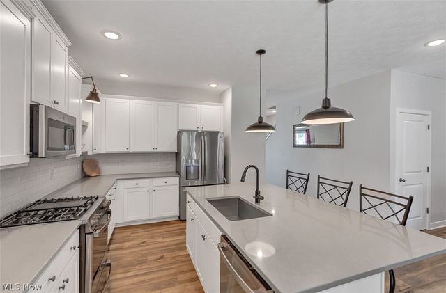 110 Harvest Way, Elyria, OH 44035