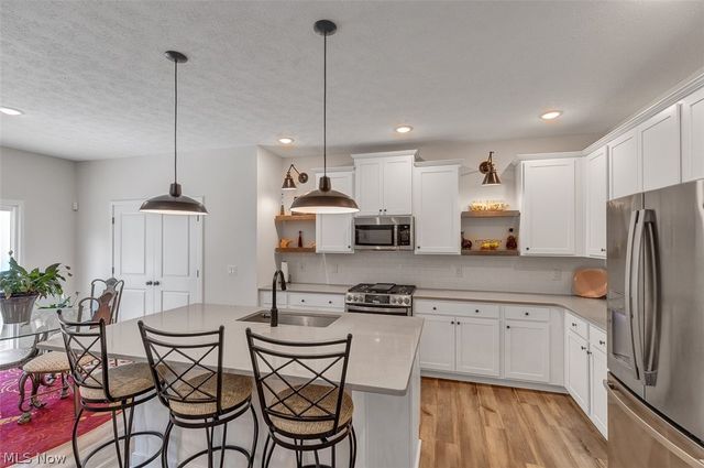 110 Harvest Way, Elyria, OH 44035