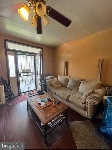 558 GENEVA AVE, Philadelphia, PA 19120