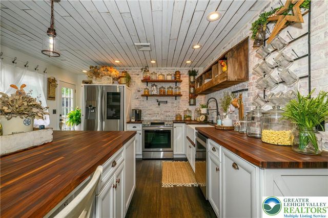 68 Mitchell Avenue, Upper Nazareth Twp, PA 18064
