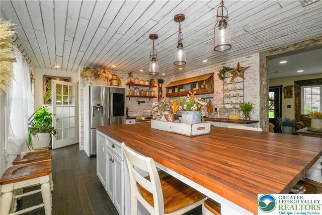 68 Mitchell Avenue, Upper Nazareth Twp, PA 18064